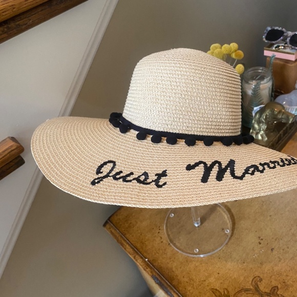 ALTAR’D STATE Just Married Sun Hat - Picture 7 of 9